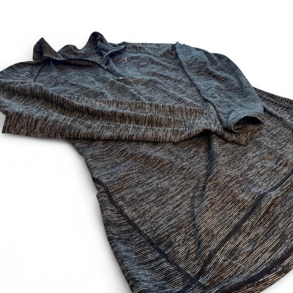 Women’s Old Navy Athletic Quarter Zip Pullover Tops – Lot of 2 – Size 1X / XXL - Picture 6 of 8